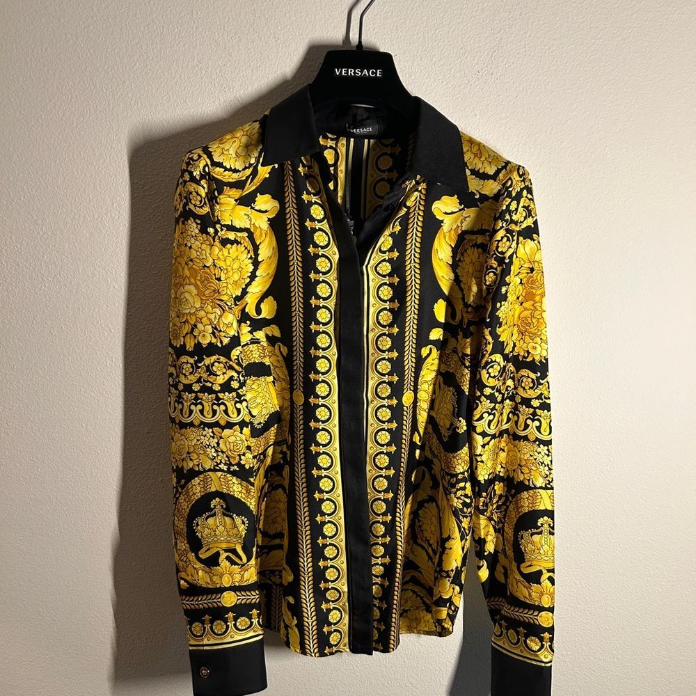 Versace Women's Informal Twill Silk Shirt Baroque Black and Gold Size 40/S/US 4